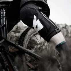 Genouillères Bluegrass Solid D3O -Pieces Velo Magasin bg b3prop24x018 6